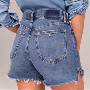 Curve Love High Rise 4 Inch Mom Short NWT